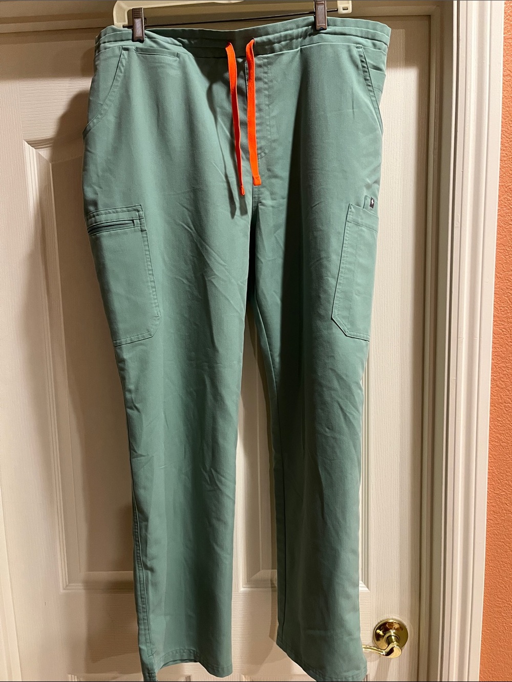 Scrub pants